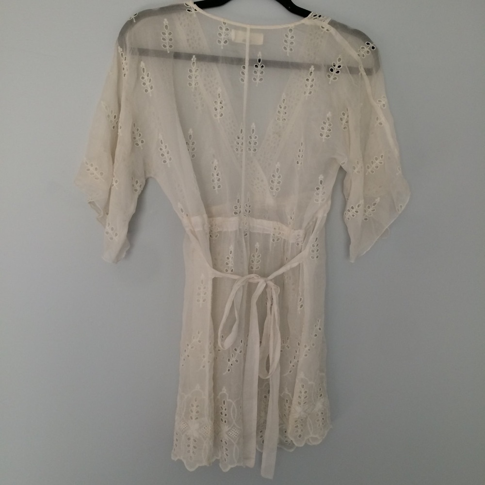 4 Love And Liberty Cream Top - Picture 4 of 4